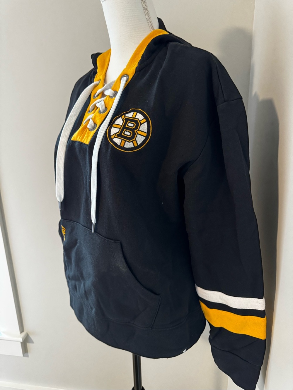 Fanatics Boston Bruins Women’s Lace-Up Hoodie Sweater - Size L - Picture 3 of 8